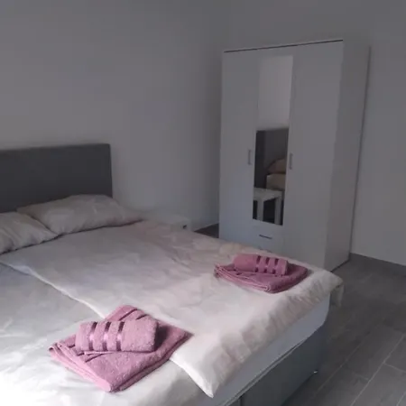 아파트 Apartmani Dojmi 1 *